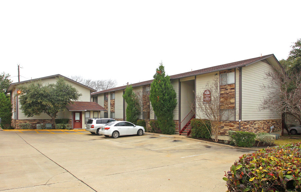 Lanshire Oaks Apartments